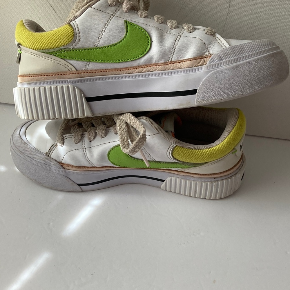Nike Court Legacy White platform leather Sneakers size 7.5 green and yellow trim